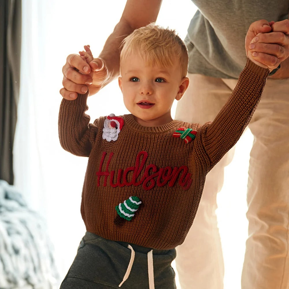 Pull de Noël personnalisé avec prénom et 1 à 3 décorations. Cadeau de Noël pour nouveau-nés et enfants.