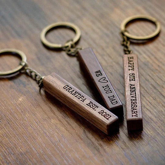 Porte-clés en noyer gravé sur mesure