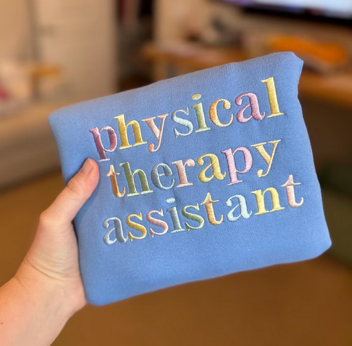 T-shirt à col rond brodé personnalisé, cadeau de carrière pour elle, cadeau de fin d'études pour infirmière