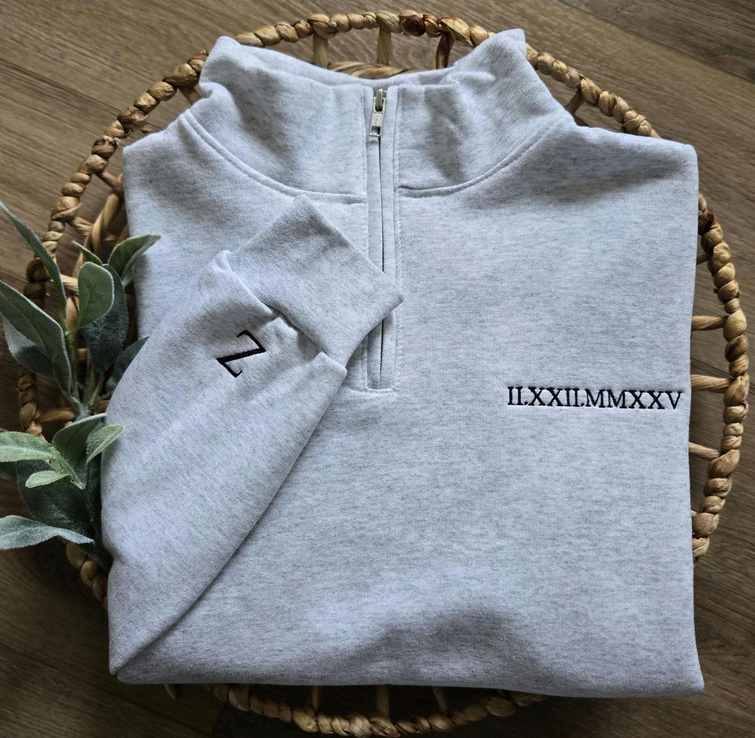 Pull brodé avec chiffres romains et fermeture éclair quart de tour, cadeau pour couple, date de mariage personnalisée, cadeau d'anniversaire pour elle 2025