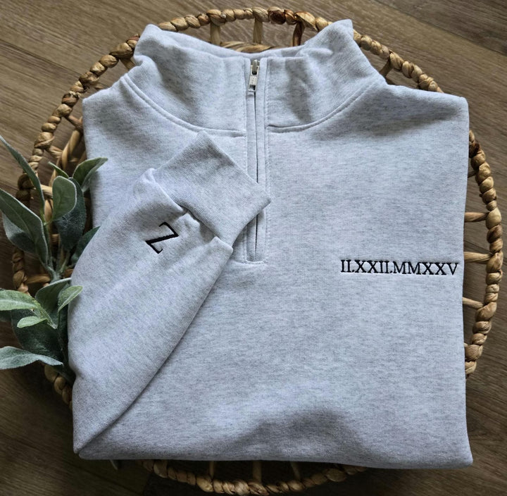 Pull brodé avec chiffres romains et fermeture éclair quart de tour, cadeau pour couple, date de mariage personnalisée, cadeau d'anniversaire pour elle 2025