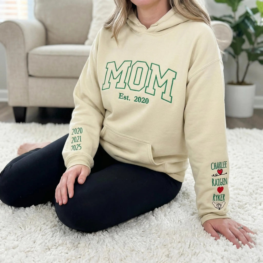 Sweat-shirt brodé pour maman avec le prénom et date de l'enfant