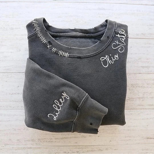 Sweat-shirt ras du cou vintage personnalisé brodé à la main, effet vieilli