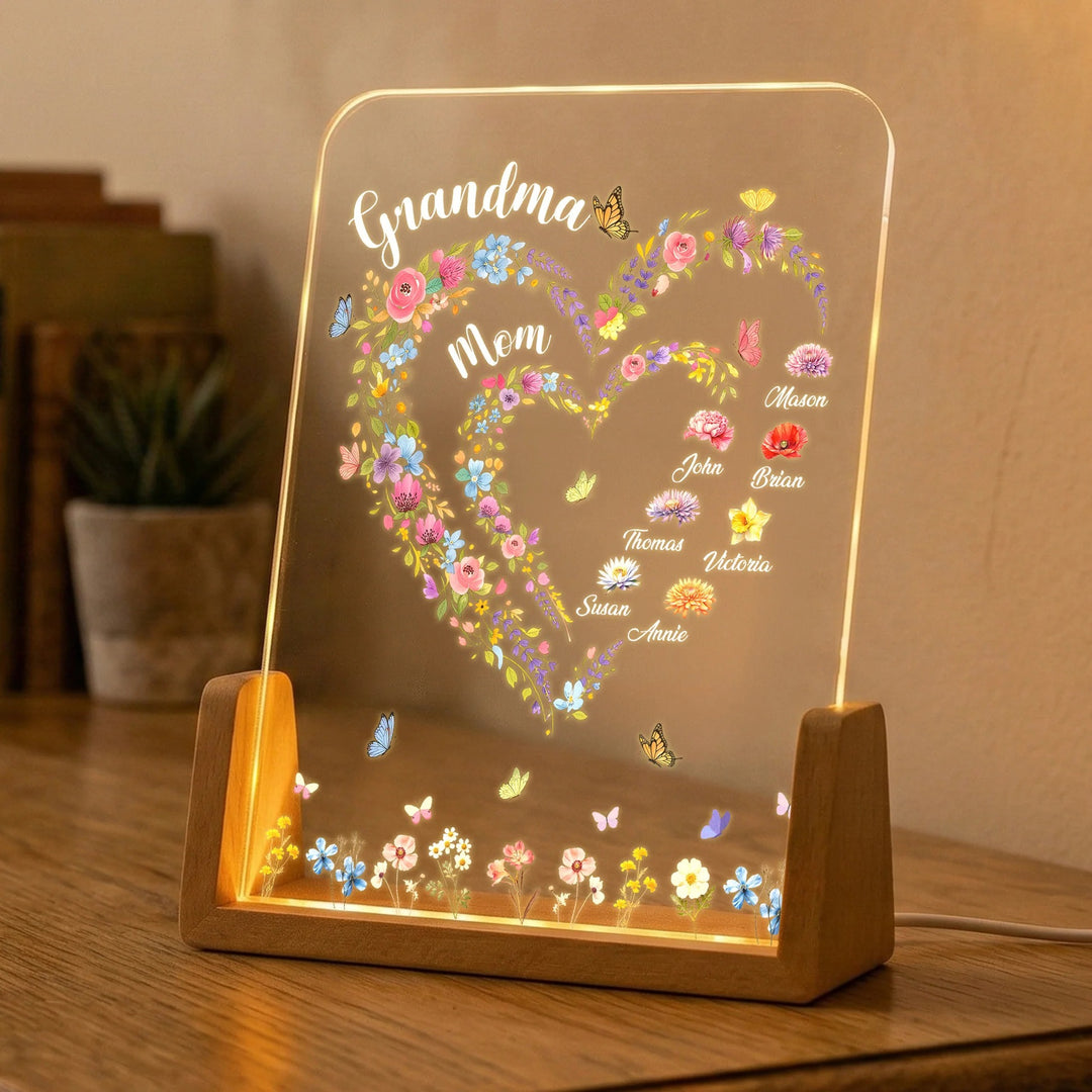 Veilleuse personnalisée « D'abord maman, maintenant grand-mère » – Cœur fleuri avec prénoms des enfants et fleurs de naissance