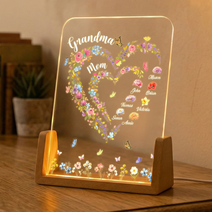 Veilleuse personnalisée « D'abord maman, maintenant grand-mère » – Cœur fleuri avec prénoms des enfants et fleurs de naissance