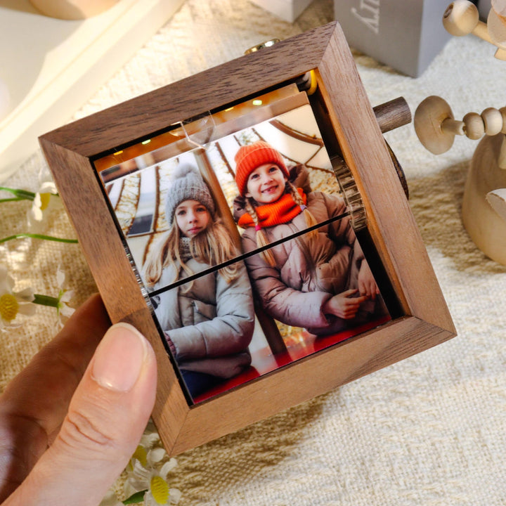 Boîte à Flipbook à Manivelle pour la Famille – Cadeau Unique et Émotionnel2025