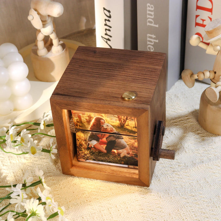 Boîte à Flipbook à Manivelle pour la Famille – Cadeau Unique et Émotionnel2025