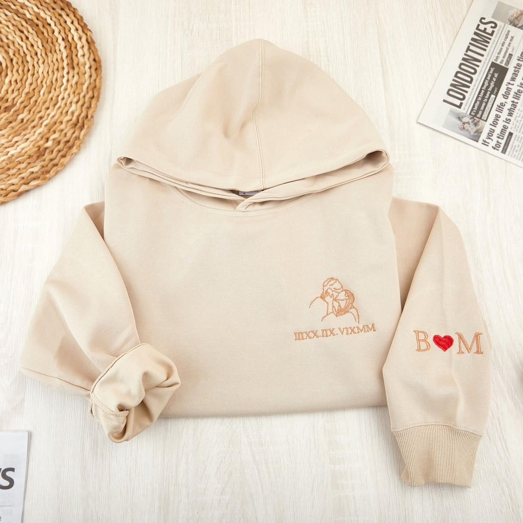 Sweat-shirt personnalisé pour couple, avec portrait brodé en contour et chiffres romains