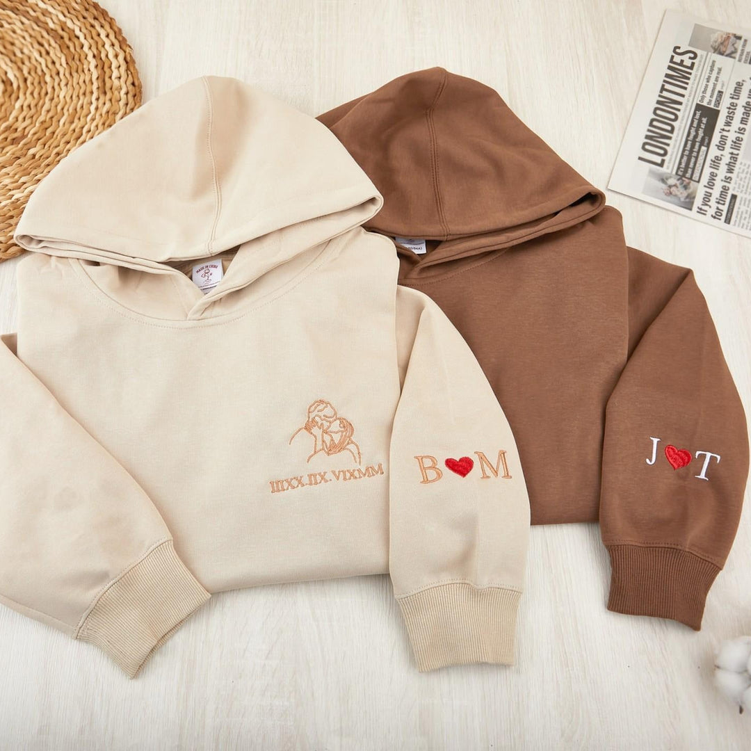 Sweat-shirt personnalisé pour couple, avec portrait brodé en contour et chiffres romains