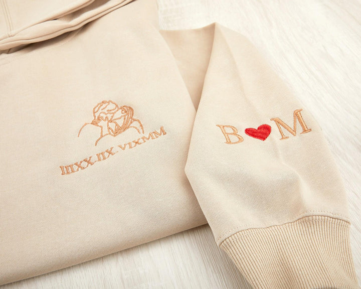Sweat-shirt personnalisé pour couple, avec portrait brodé en contour et chiffres romains