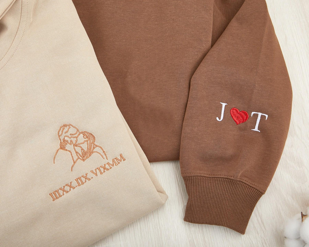 Sweat-shirt personnalisé pour couple, avec portrait brodé en contour et chiffres romains