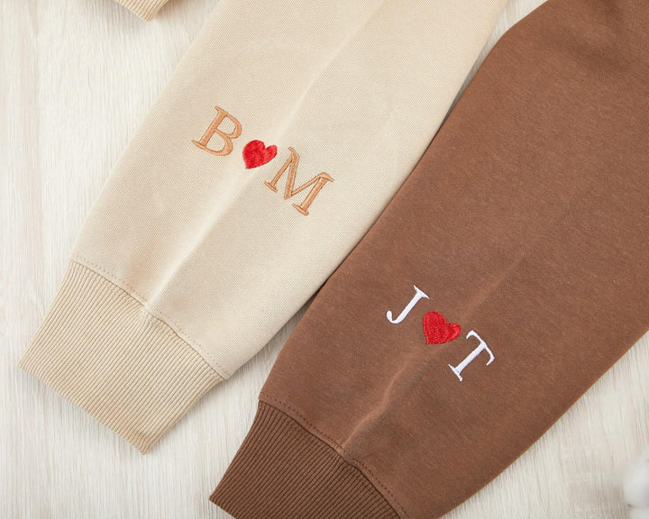 Sweat-shirt personnalisé pour couple, avec portrait brodé en contour et chiffres romains