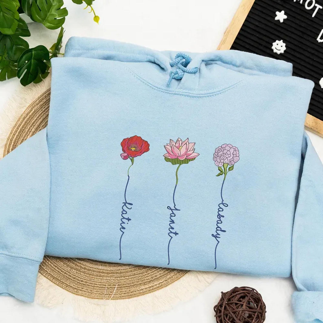 Sweat-shirt brodé personnalisé avec fleur de naissance et prénoms des enfants pour maman