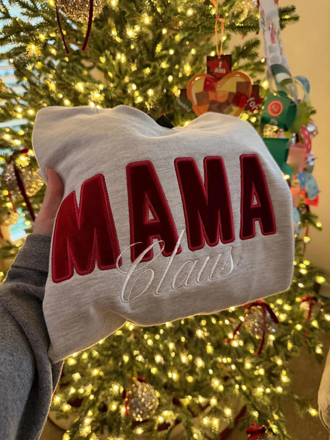 Sweat-shirt de Noël brodé personnalisé avec le nom de maman/papa/mamie/papi