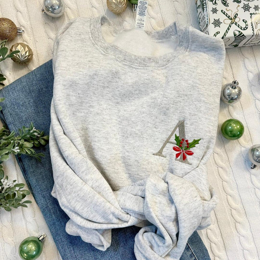 Sweat-shirt brodé avec initiales de houx pour Noël