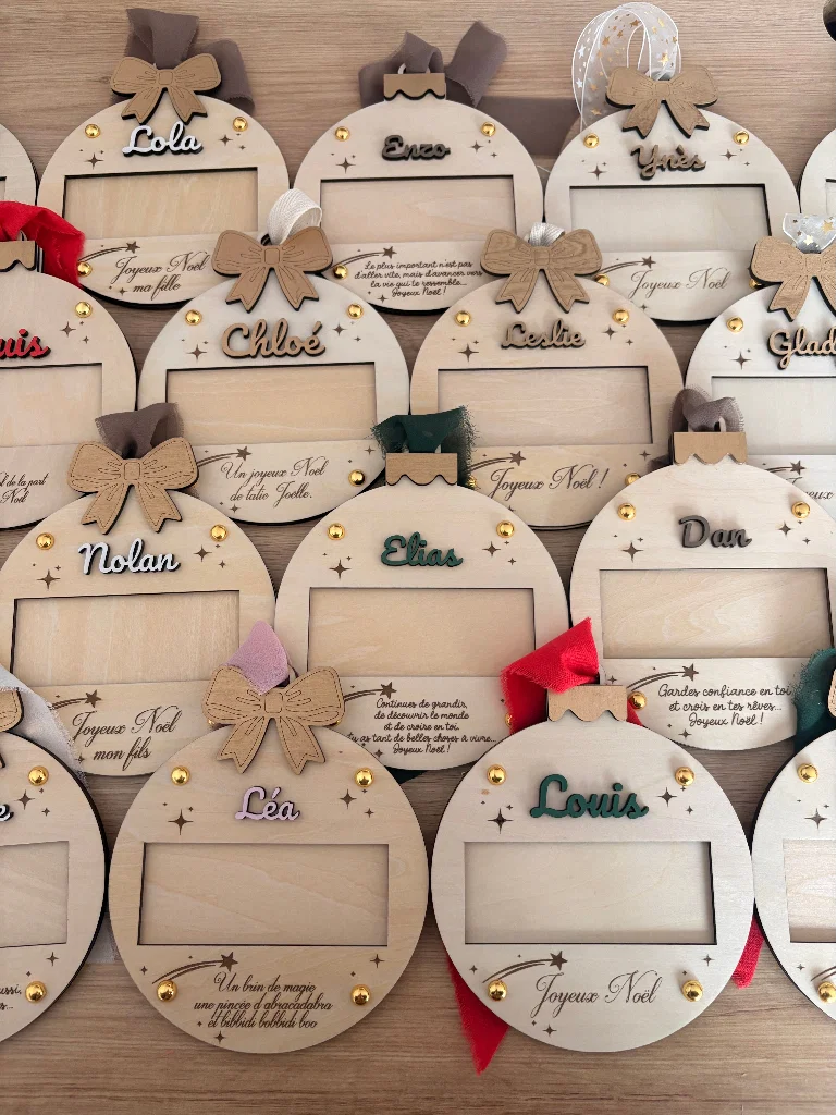 Ornement de Noël en bois personnalisé pour offrir de l'argent