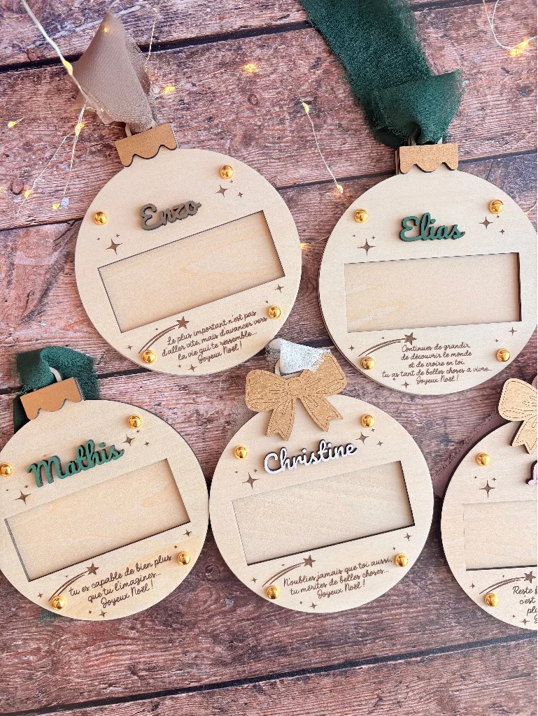Ornement de Noël en bois personnalisé pour offrir de l'argent