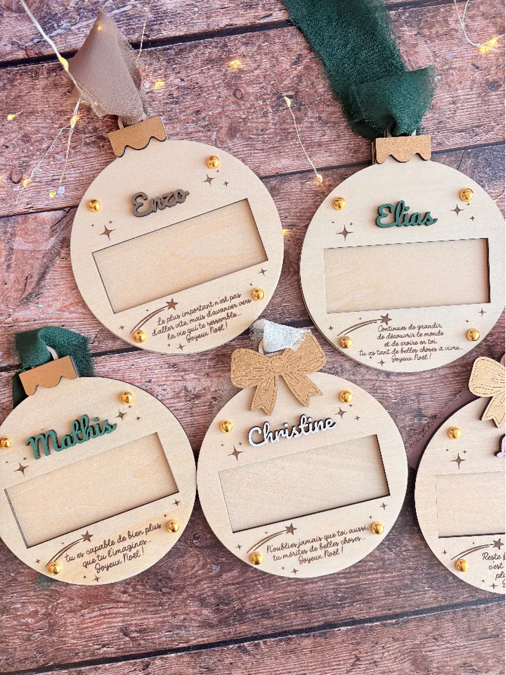 Ornement de Noël en bois personnalisé pour offrir de l'argent