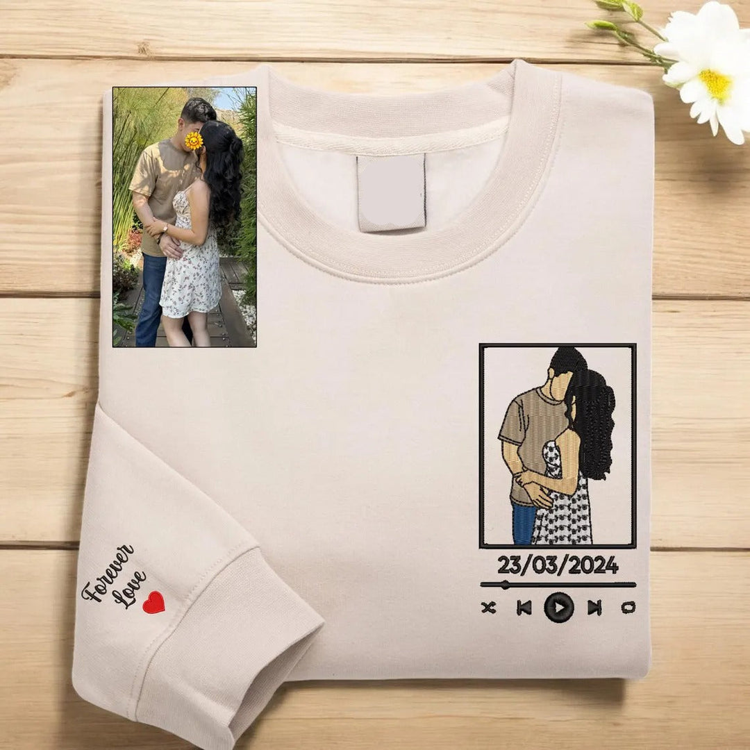 Sweat-shirt brodé personnalisé avec portrait de couple