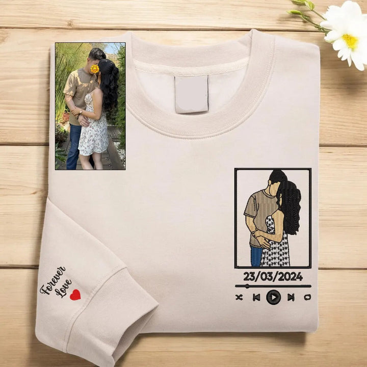 Sweat-shirt brodé personnalisé avec portrait de couple
