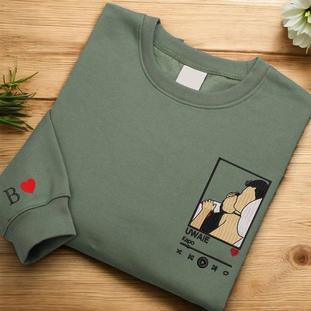 Sweat-shirt brodé personnalisé avec portrait de couple