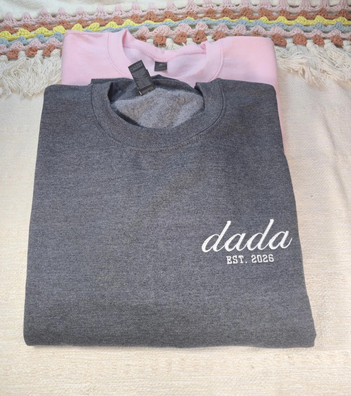 Sweat-shirt brodé avec les surnoms de maman et papa