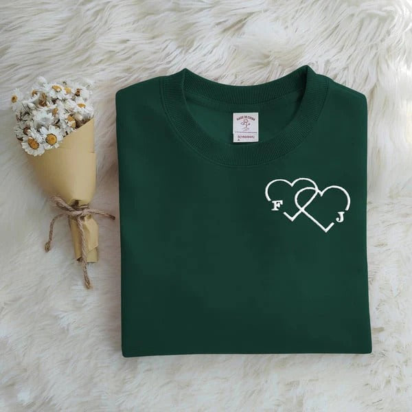 Sweat-shirt double cœur brodé avec lettres personnalisées