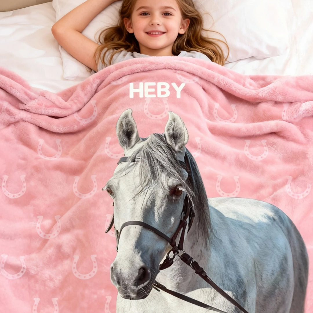 Couverture douce multicolore personnalisée avec photo de cheval et motif fer à cheval, et prénom