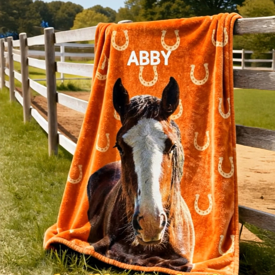 Couverture douce multicolore personnalisée avec photo de cheval et motif fer à cheval, et prénom