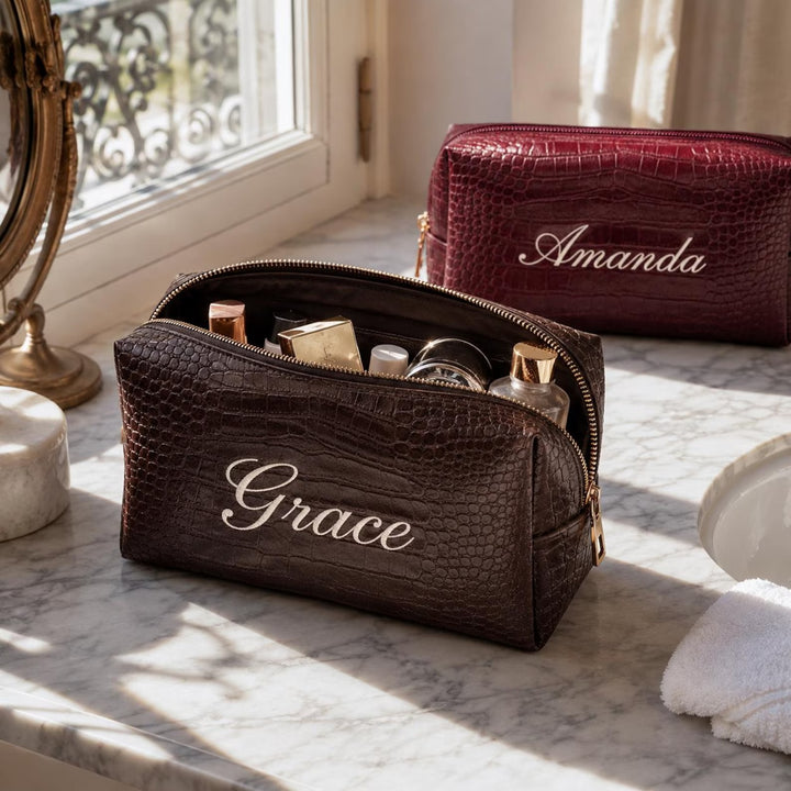 Trousse de toilette en cuir personnalisée avec nom brodé – Idée cadeau pour Noël et un anniversaire