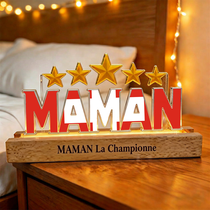 Lettre lumineuse personnalisée motif drapeau, avec étoiles et prénom — Cadeau pour les parents