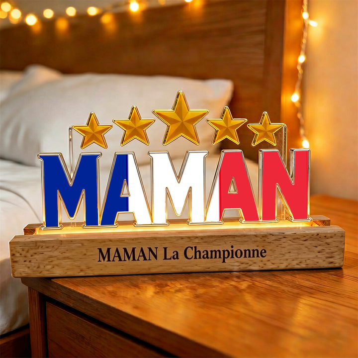 Lettre lumineuse personnalisée motif drapeau, avec étoiles et prénom — Cadeau pour les parents