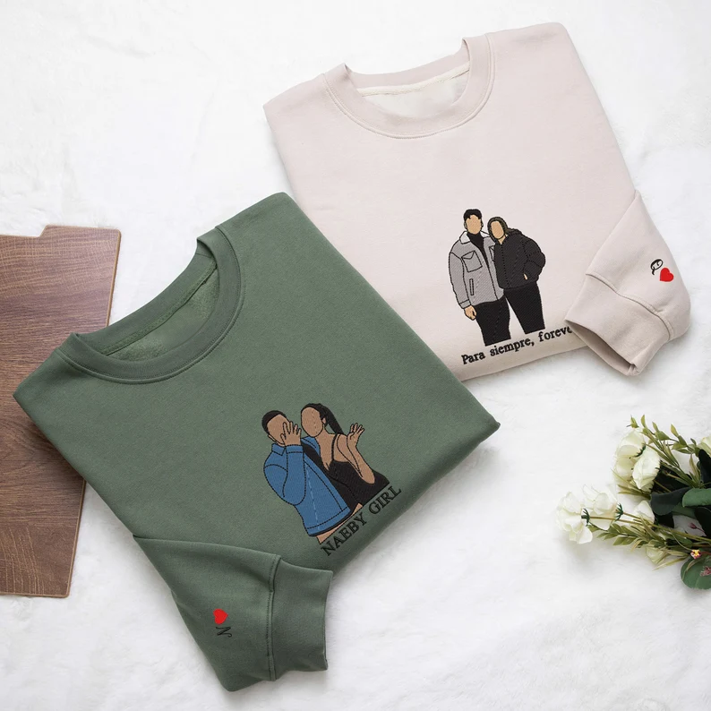 Pull brodé portrait personnalisé avec texte
