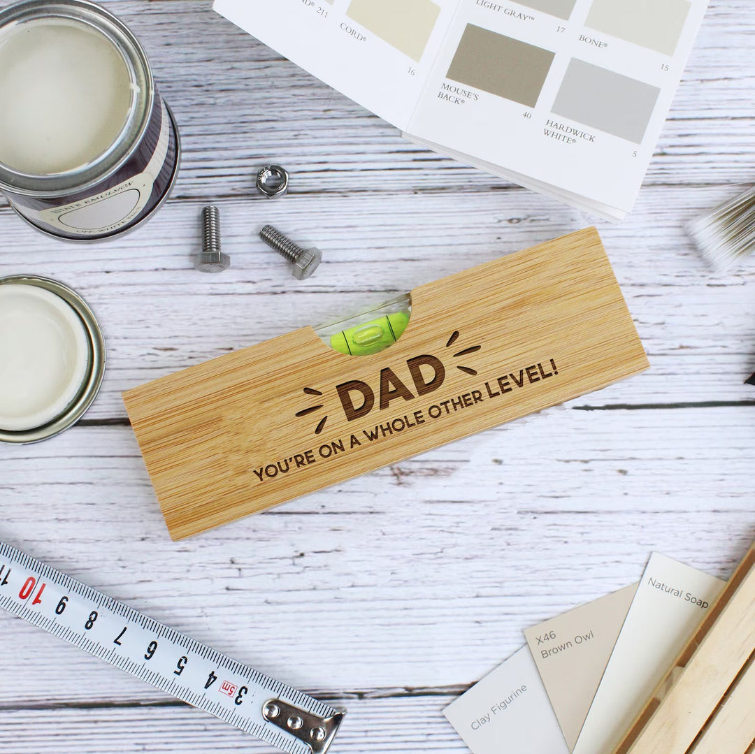 Décapsuleur 2 en 1 en bois personnalisé avec niveau à bulle pour papa