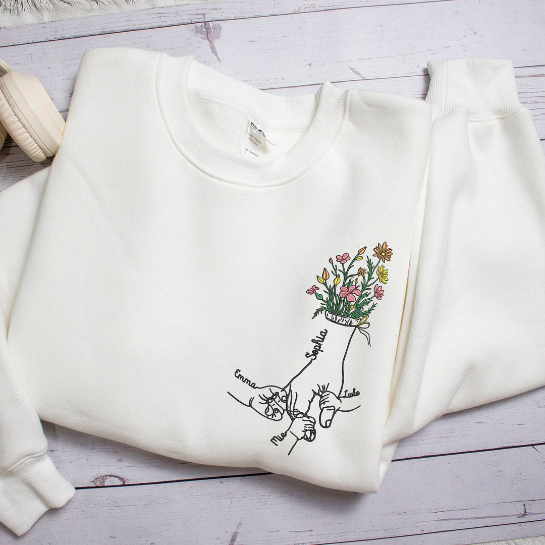 Sweat-shirt brodé floral personnalisé avec les mains de maman et d'enfant pour maman