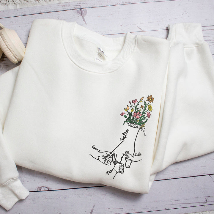 Sweat-shirt brodé floral personnalisé avec les mains de maman et d'enfant pour maman