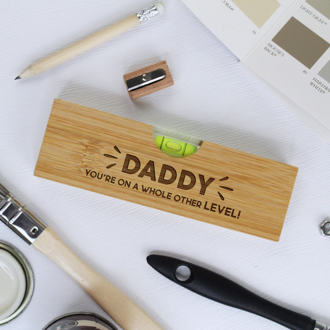 Décapsuleur 2 en 1 en bois personnalisé avec niveau à bulle pour papa
