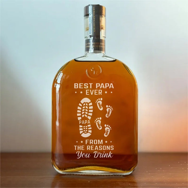 Bouteille de whisky personnalisée avec empreinte de pied du meilleur papa de tous les temps et nom de l'enfant