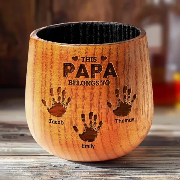 Là où vont ces mains, l'amour suit - Verre à whisky en bois personnalisé pour la famille - Fête des pères