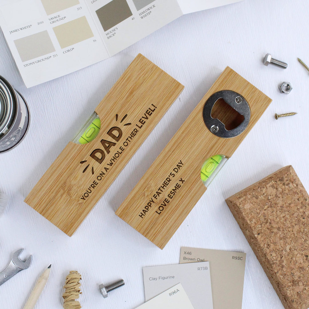 Décapsuleur 2 en 1 en bois personnalisé avec niveau à bulle pour papa