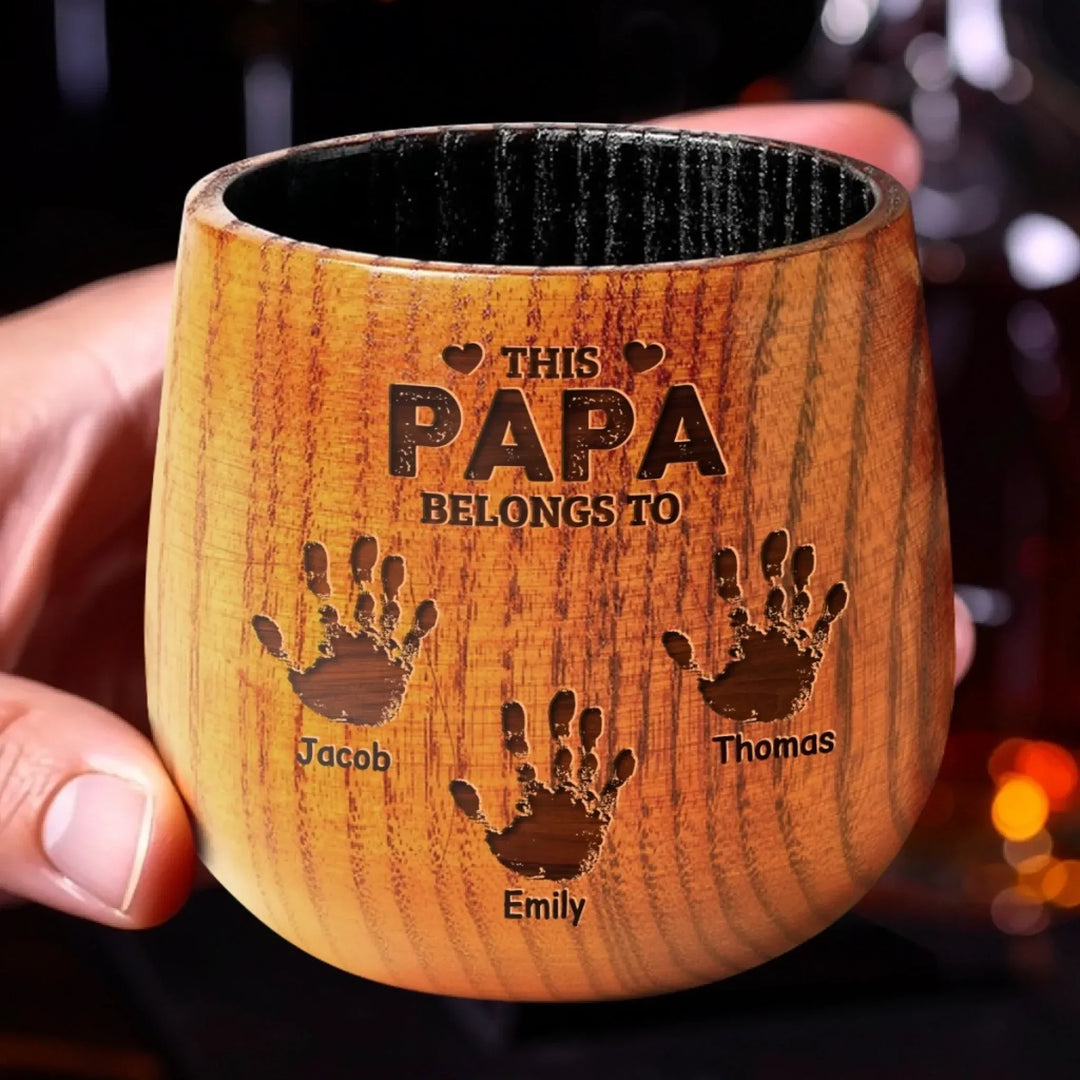 Là où vont ces mains, l'amour suit - Verre à whisky en bois personnalisé pour la famille - Fête des pères