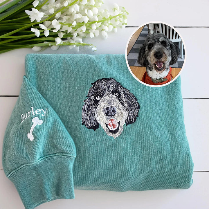 Sweat-shirt brodé en couleur avec portrait d'animal de compagnie，chien