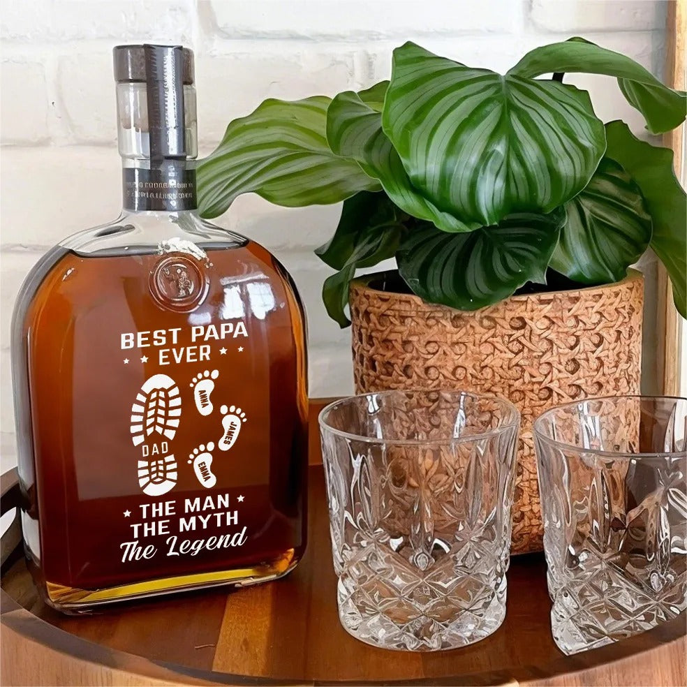 Bouteille de whisky personnalisée avec empreinte de pied du meilleur papa de tous les temps et nom de l'enfant