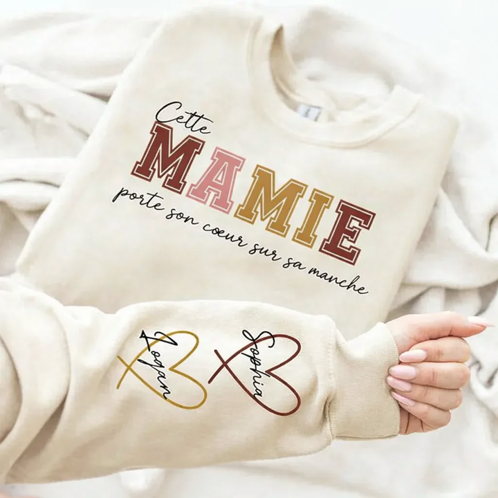 Sweat personnalisé pour Maman – Cette Maman porte son cœur sur sa manche
