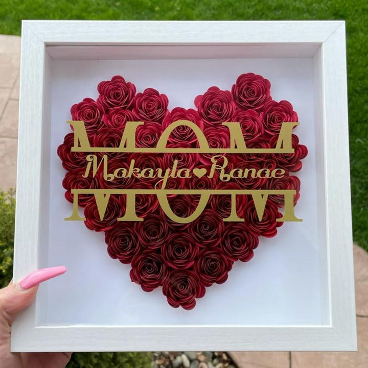 Cadeau de Boîte d'Ombre en Forme de Cœur avec Monogramme de Fleurs pour Maman