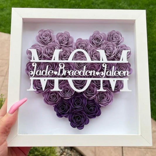 Cadeau de Boîte d'Ombre en Forme de Cœur avec Monogramme de Fleurs pour Maman