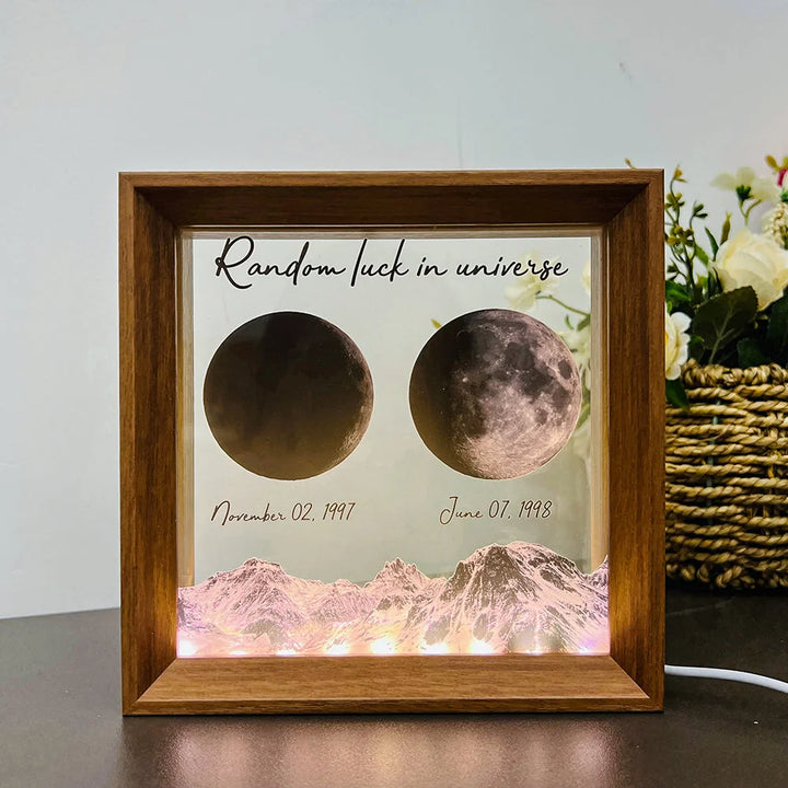 Cadre lunaire personnalisé: Célébrez la rencontre et la naissance avec un cadeau unique en bois.